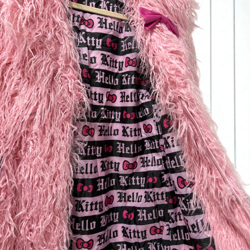 Hello Kitty x Dolls Kill Size S small Pink‎ Furry Faux Fur Jacket Coat Shaggy - Picture 3 of 6